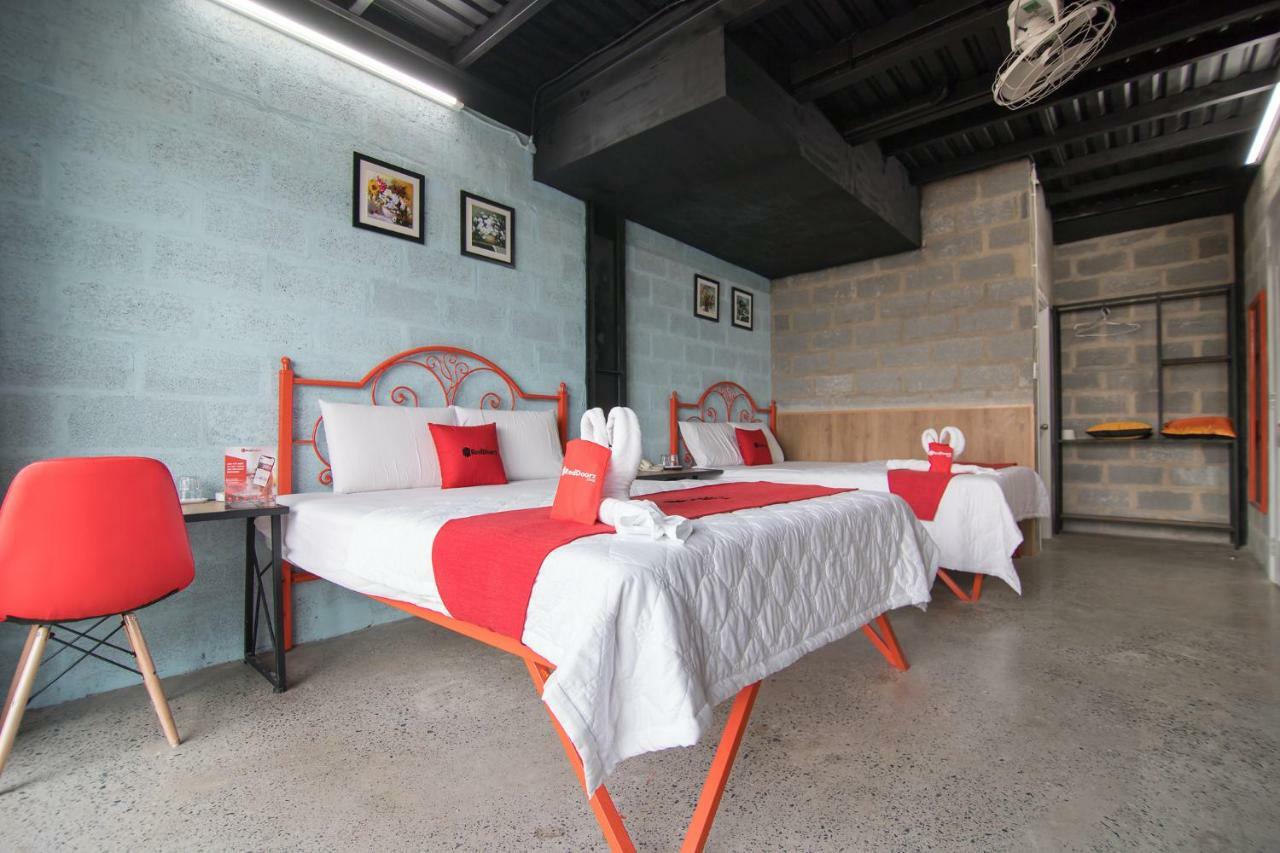 Reddoorz Plus @ Ung Van Khiem Street Ho Chi Minh-stad Buitenkant foto