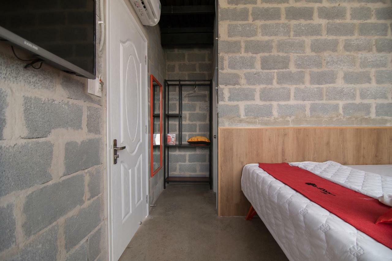 Reddoorz Plus @ Ung Van Khiem Street Ho Chi Minh-stad Buitenkant foto